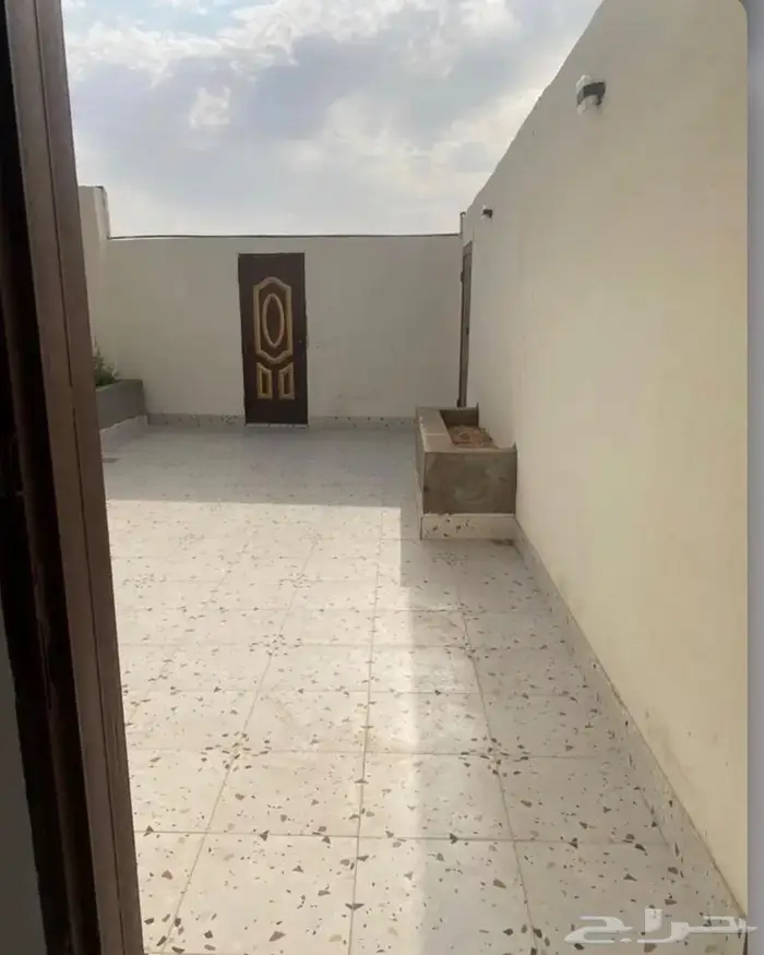 للبيع 4