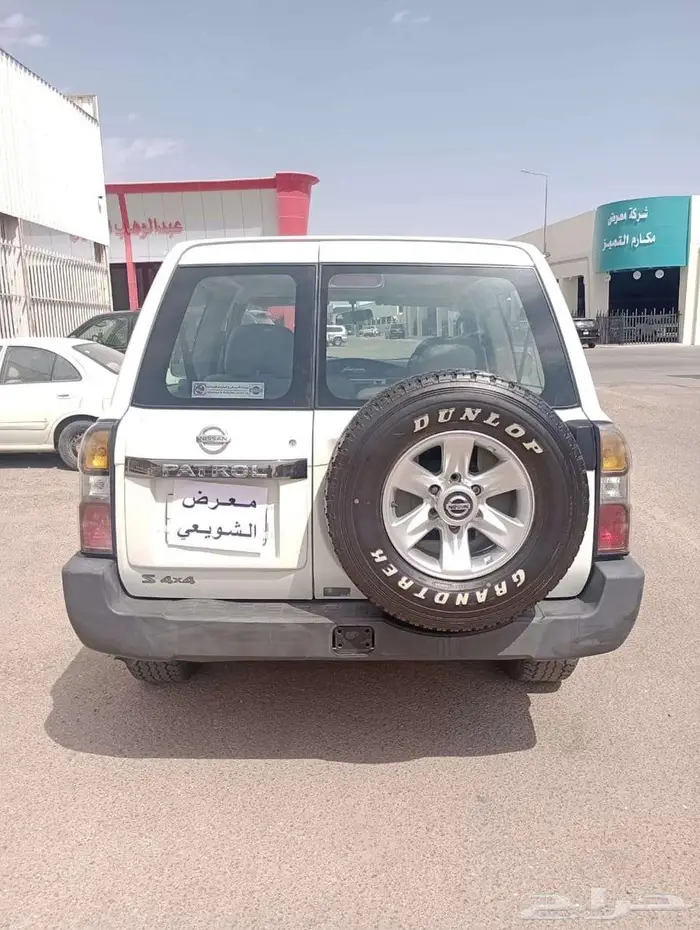 نيسان ربع موديل 2011 3