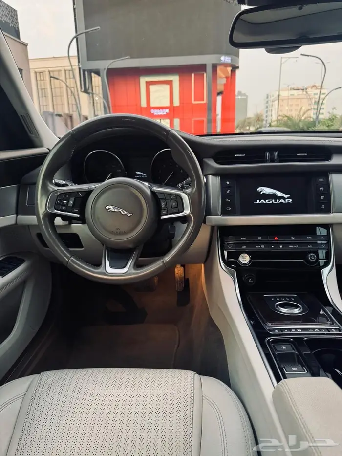 جاكوار XF موديل 2018 فل كامل 9