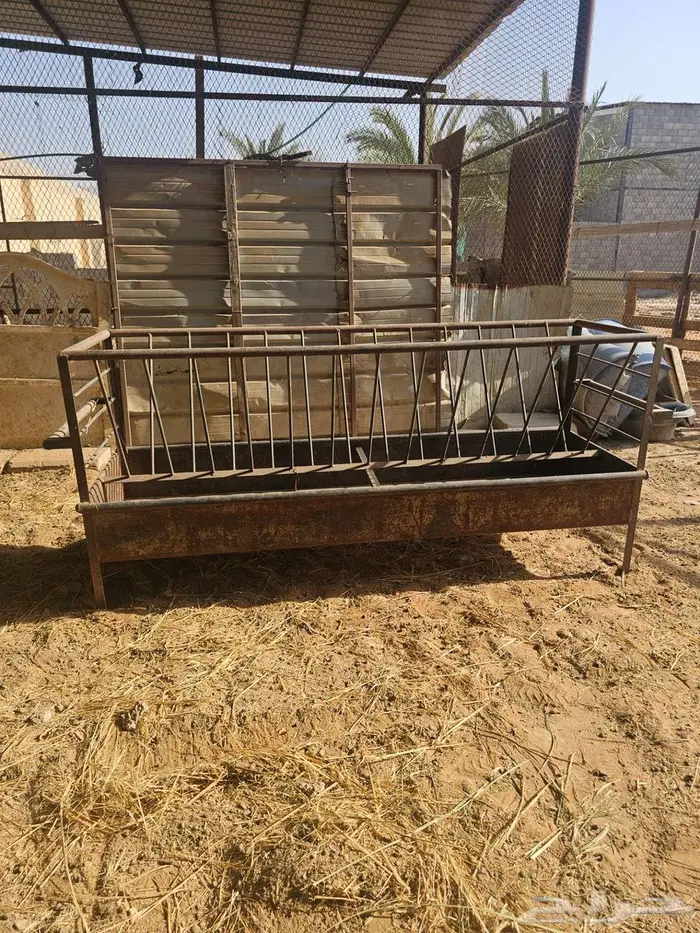 معالف او مطارح او مساقي للغنم حديد واستيل وبلاستيك 0