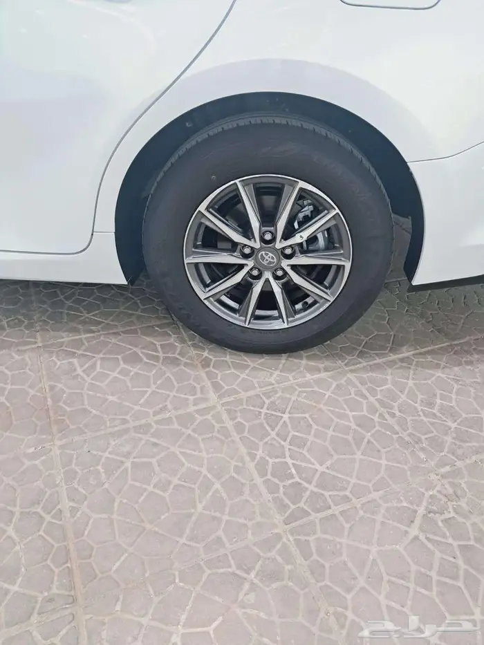 كامري E ستاندر ابيض سعودي بنزين 2025 7