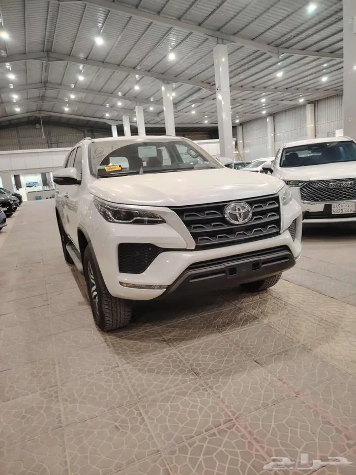 تويوتا فورشنر GX2 بنزين دبل ابيض موديل 2025 كاش- اقساط 0