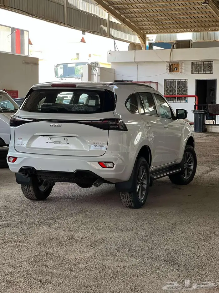 ايسوزو ام يو اكس 2025 فل كامل دبل 4