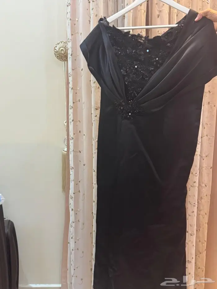 ملابس وسماعة 3