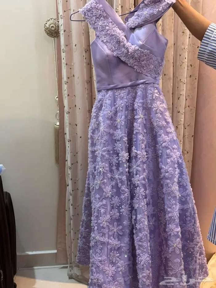 ملابس وسماعة 9