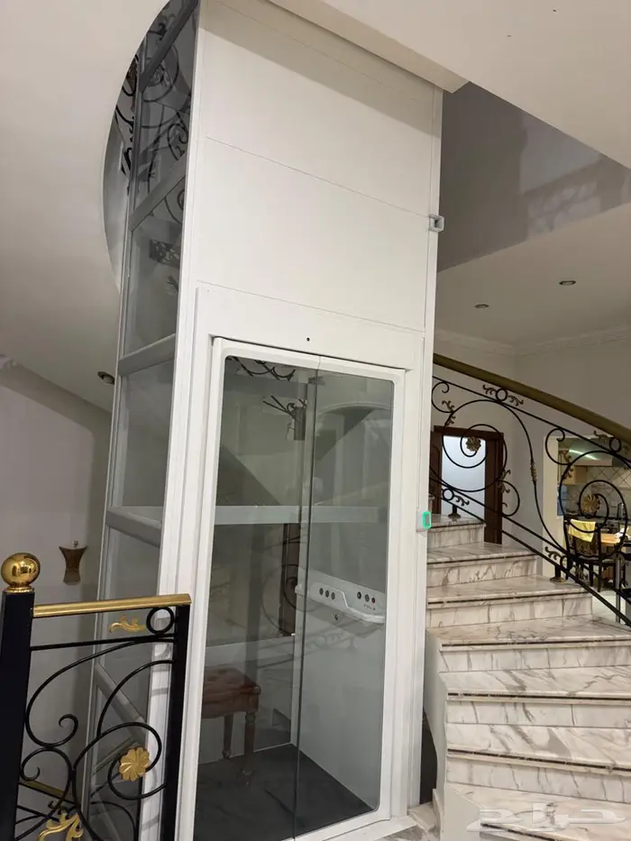 مصد منزلي شبة جديد بثلاث مستويات للبيع وتحت الضمان 0