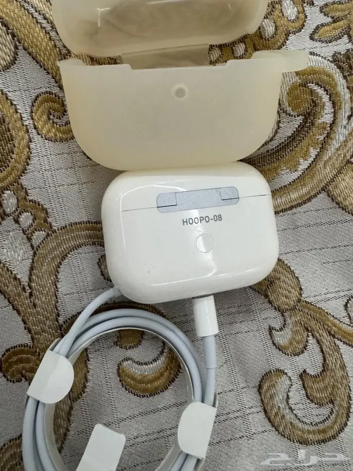 ملابس وسماعة 1