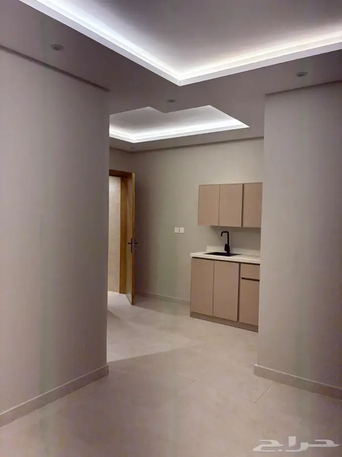 عمارة للايجار بالكامل في حي ظهرة لبن 12