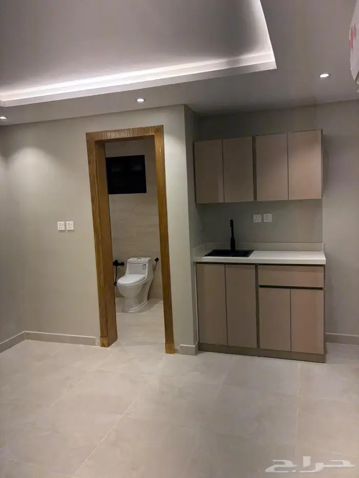 عمارة للايجار بالكامل في حي ظهرة لبن 13