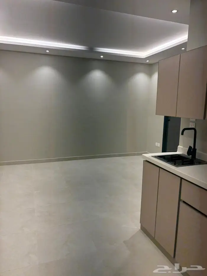 عمارة للايجار بالكامل في حي ظهرة لبن 1