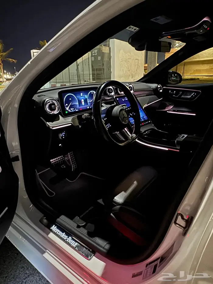 مرسيدس C300 موديل 2022   وارد أمريكا   AMG kit night P 2