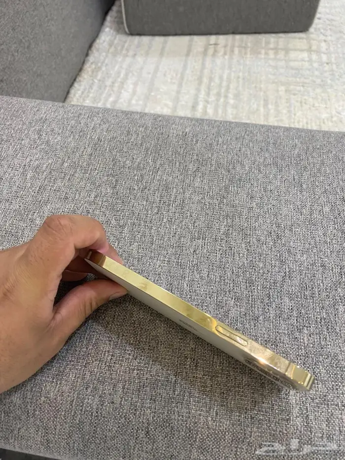 ايفون 12برو للييع 7