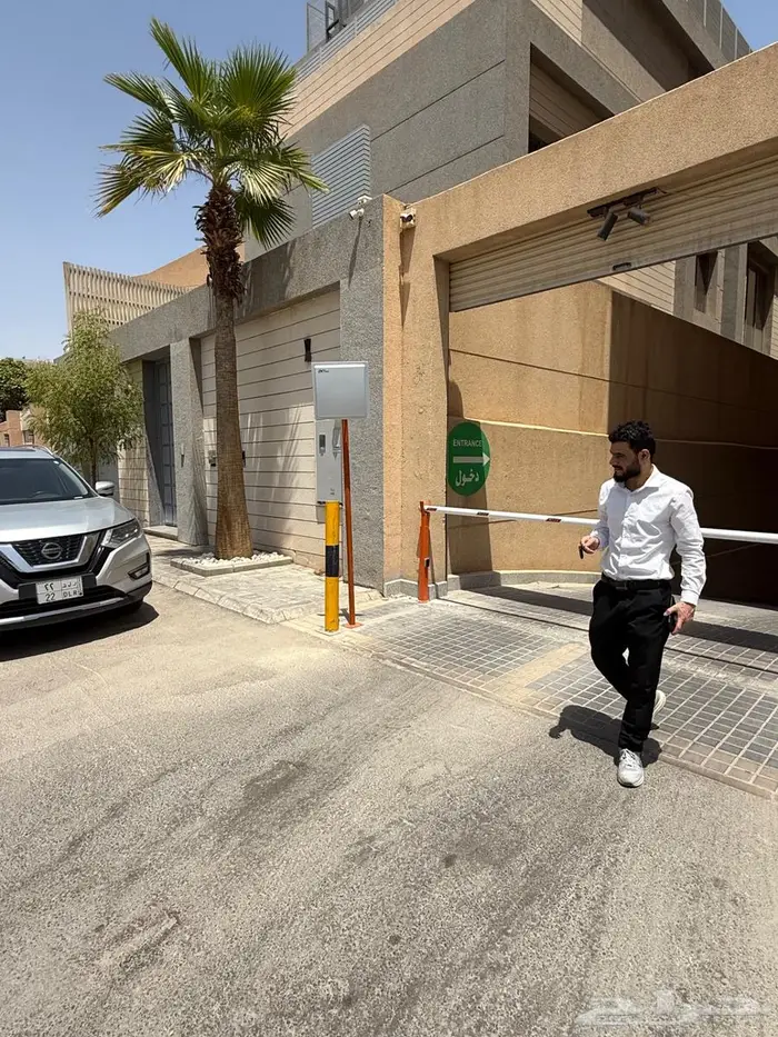 بوابه باركينج بوابات مواقف سيارات بوابة دراع طول 4 متر 10