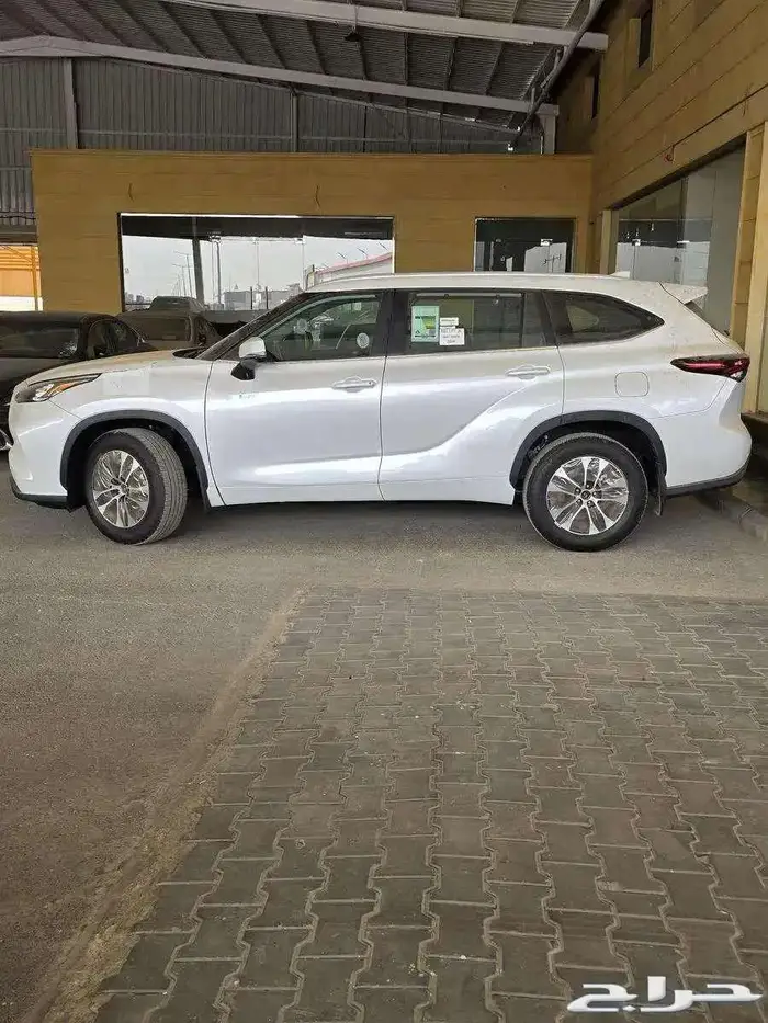 تويوتا هايلاندر GLE نص فل 2025 متوفر لدي العوده 1