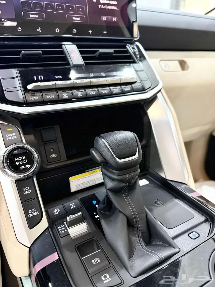 تويوتا لاندكروزر GXR L3 بنزين 2025 سعودي 14