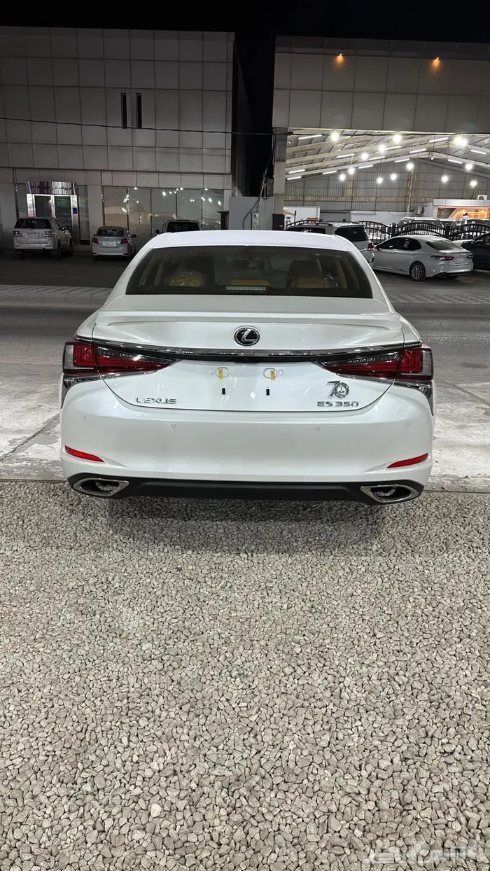 لكزس ES350 خليجي وارد الساير 2025 13