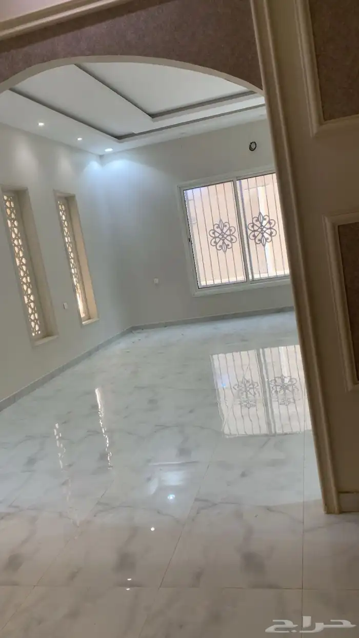 دور ارضي للايجار ب المزاحميه 0