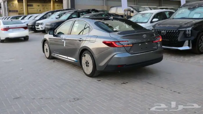تويوتا كامرى نص فل هايبرد 2025 متوفر جميع الالوان كاش اقساط 11