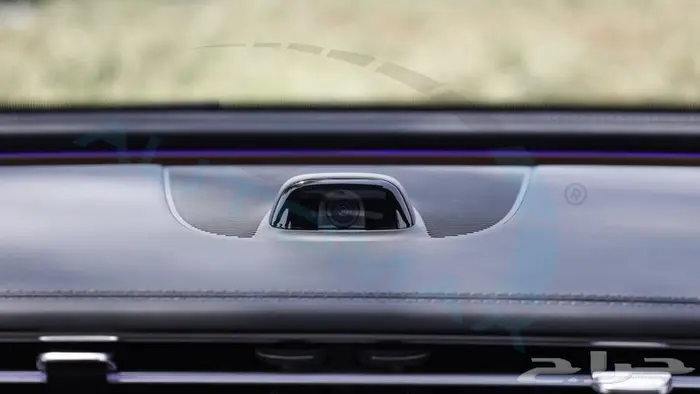 مرسيدس بنز E300 خليجي 2025 اصفار مع ضمان الوكيل 18