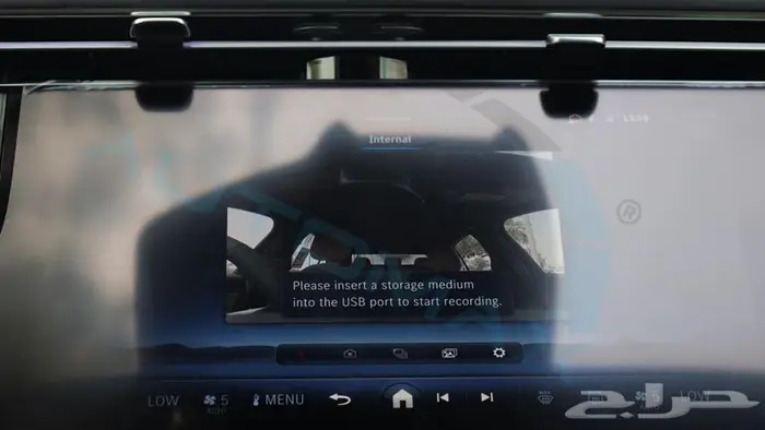 مرسيدس بنز E300 خليجي 2025 اصفار مع ضمان الوكيل 21