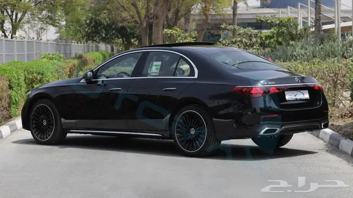 مرسيدس بنز E300 خليجي 2025 اصفار مع ضمان الوكيل 4