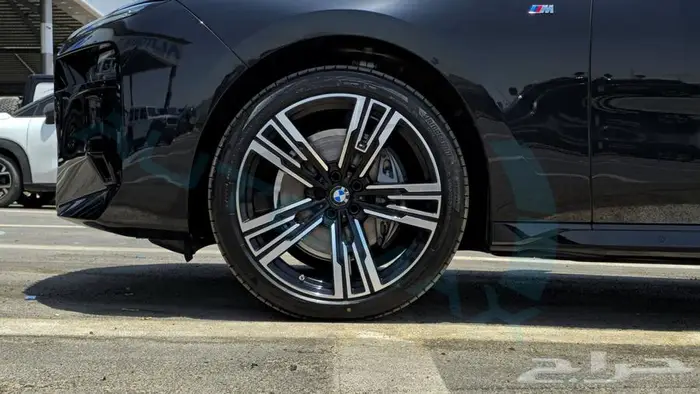 بي ام دبليو 735i M 2026 خليجي اصفار مع ضمان الوكيل 50
