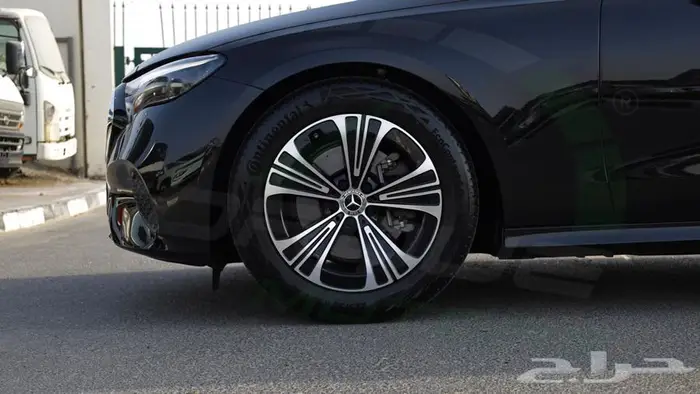 2025 MERCEDES-BENZ E 200 2.0L RWD اصفار مع ضمان 20