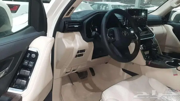 جي اكس ار L4 بنزين 2024 سعودي ابيض 3