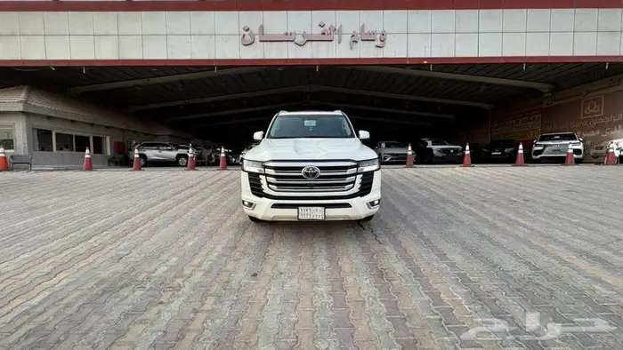 تويوتا لاندكروزر L5 GXR 2024 سعودي 3