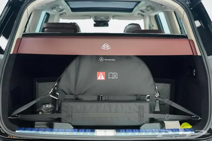 مرسيدس مايباخ GLS 600 موديل 2025 خليجي أسود ماهوجاني 16