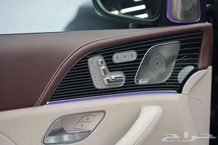 مرسيدس مايباخ GLS 600 موديل 2025 خليجي أسود ماهوجاني 9