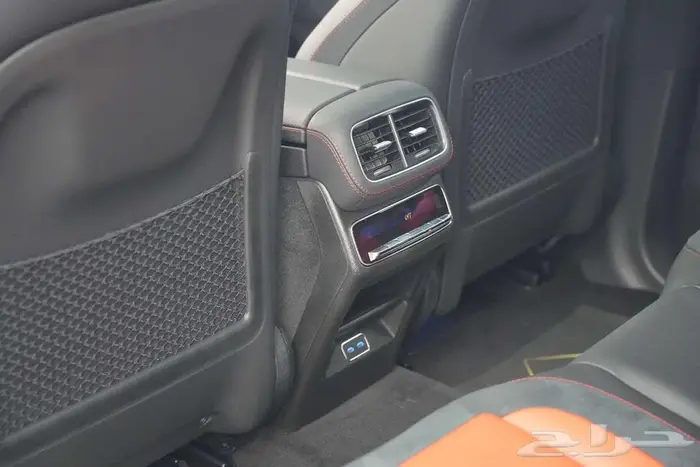 مرسيدس GLE 53 Coupe موديل 2025 أصفار خليجي أسود أحمر 14