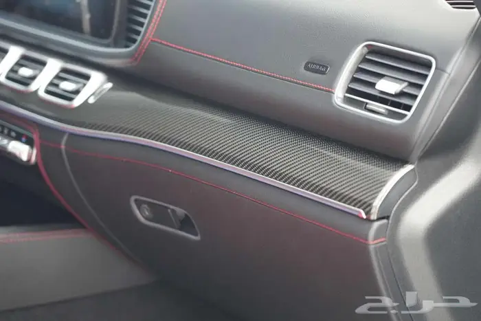 مرسيدس GLE 53 Coupe موديل 2025 أصفار خليجي أسود أحمر 11