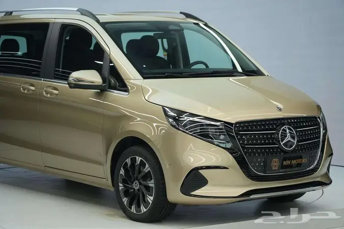 مرسيدس V 300 موديل 2025 أصفار خليجي ذهبي أسود 2