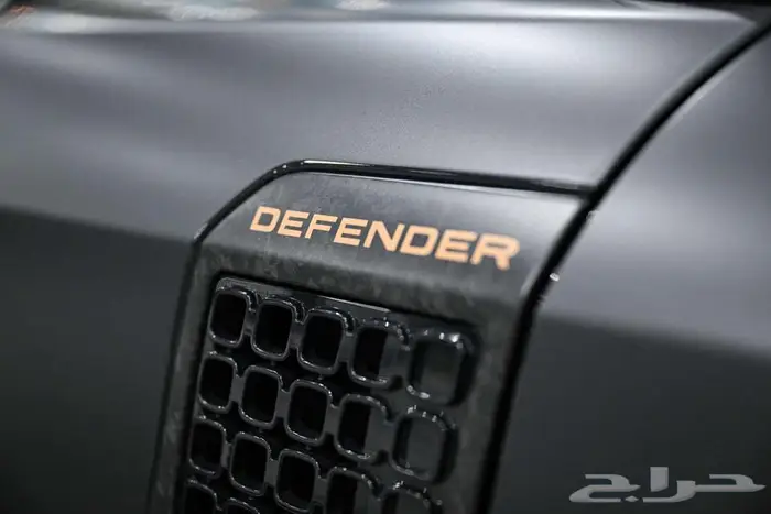 شركة البريمي لسيارات Defender Octa Edition One 5