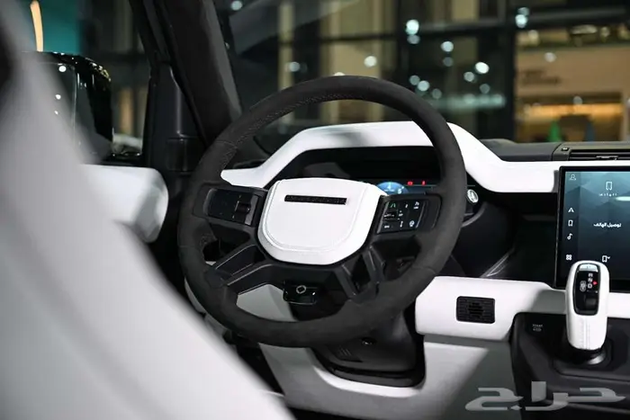 شركة البريمي لسيارات Defender Octa Edition One 6