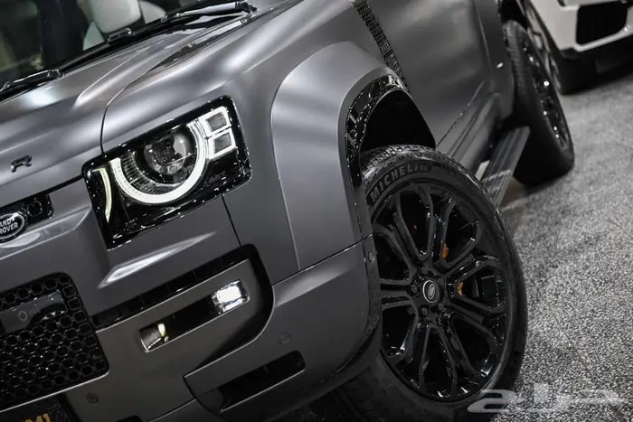 شركة البريمي لسيارات Defender Octa Edition One 4
