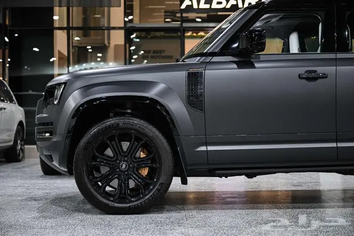 شركة البريمي لسيارات Defender Octa Edition One 3