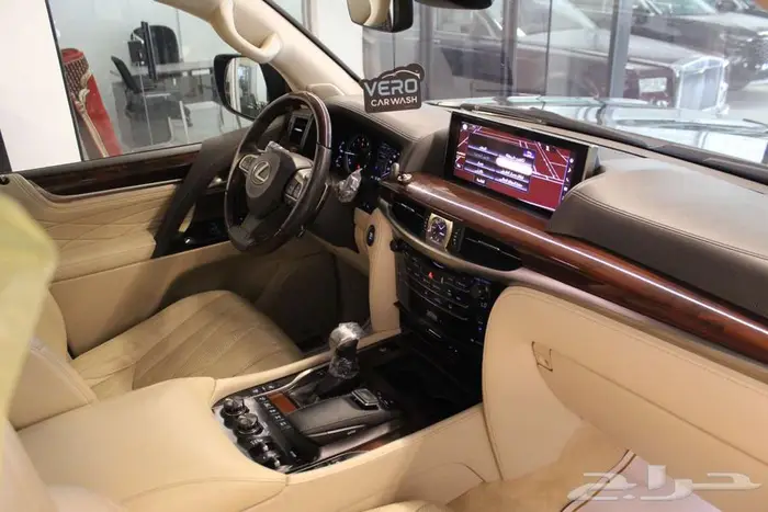 لكزس 2021 LX570 Black Edition 10