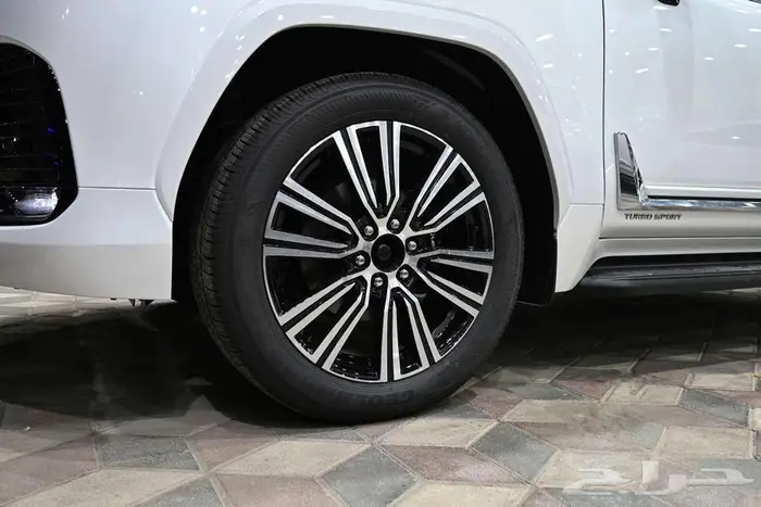 جيب لكزس 2025 LX600 BB بريمي بالنقد والتقسيط 3