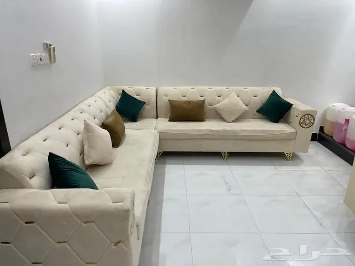 للبيع كنب قصير L مع ستاره حالته جيده 0
