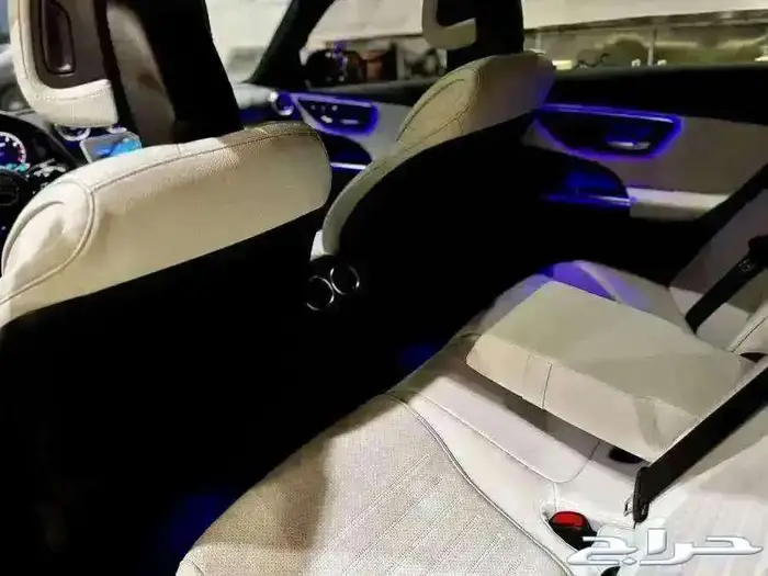 مرسيدس بنز الموديل 2022 - C300 4Matic 12