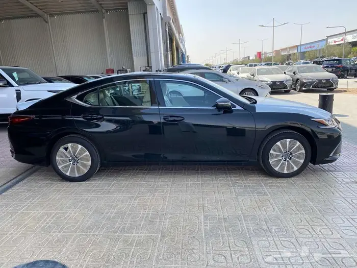 لكزس ( ES250 ) AA ستاندر 2025 داخلي ( ابيض) 3