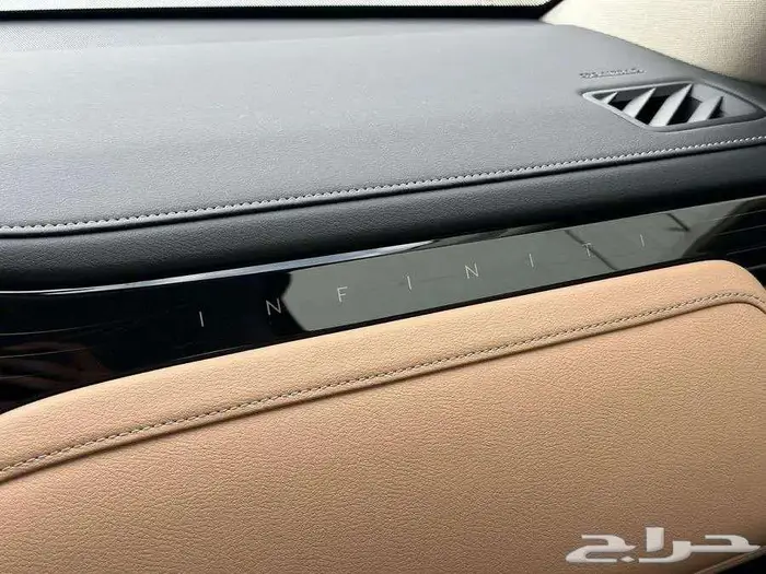 انفنتي QX 80 سنسوري نص فل ابيض واسود 12