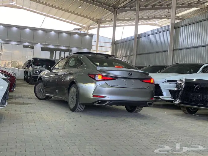 لكزس ES 350 CC بانوراما 2025 - خليجي 6
