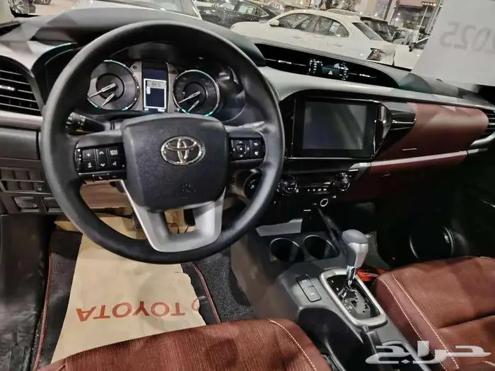 هايلكس اتوماتك بنزين دبل كويتي 2025 10