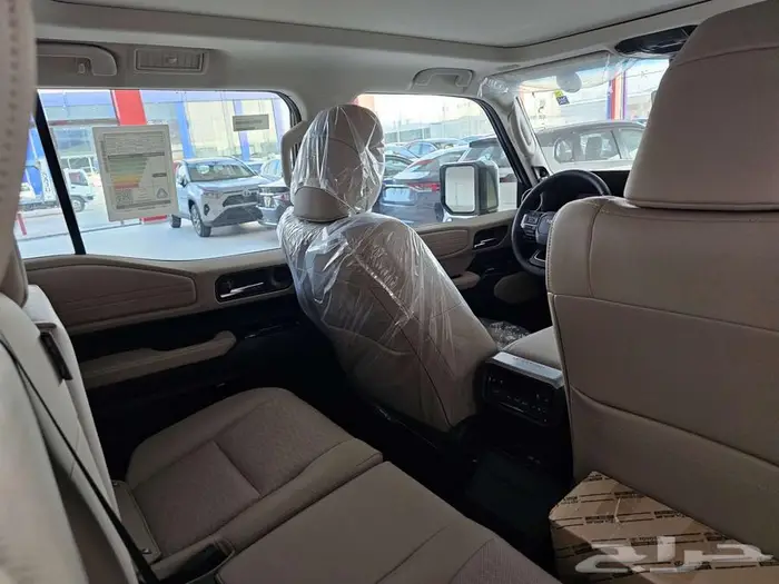 تويوتا برادو VXL موديل 2025 15