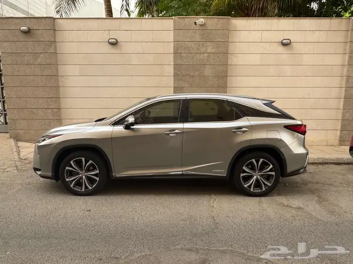 لكزس RX450h موديل 2016 4