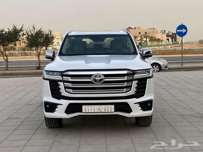 تويوتا لاندكروزر VXS فل كامل 2022 2