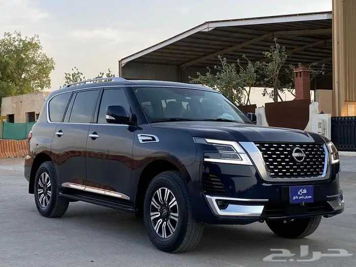 نيسان باترول 2023 تيتانيوم ازرق غامق 2